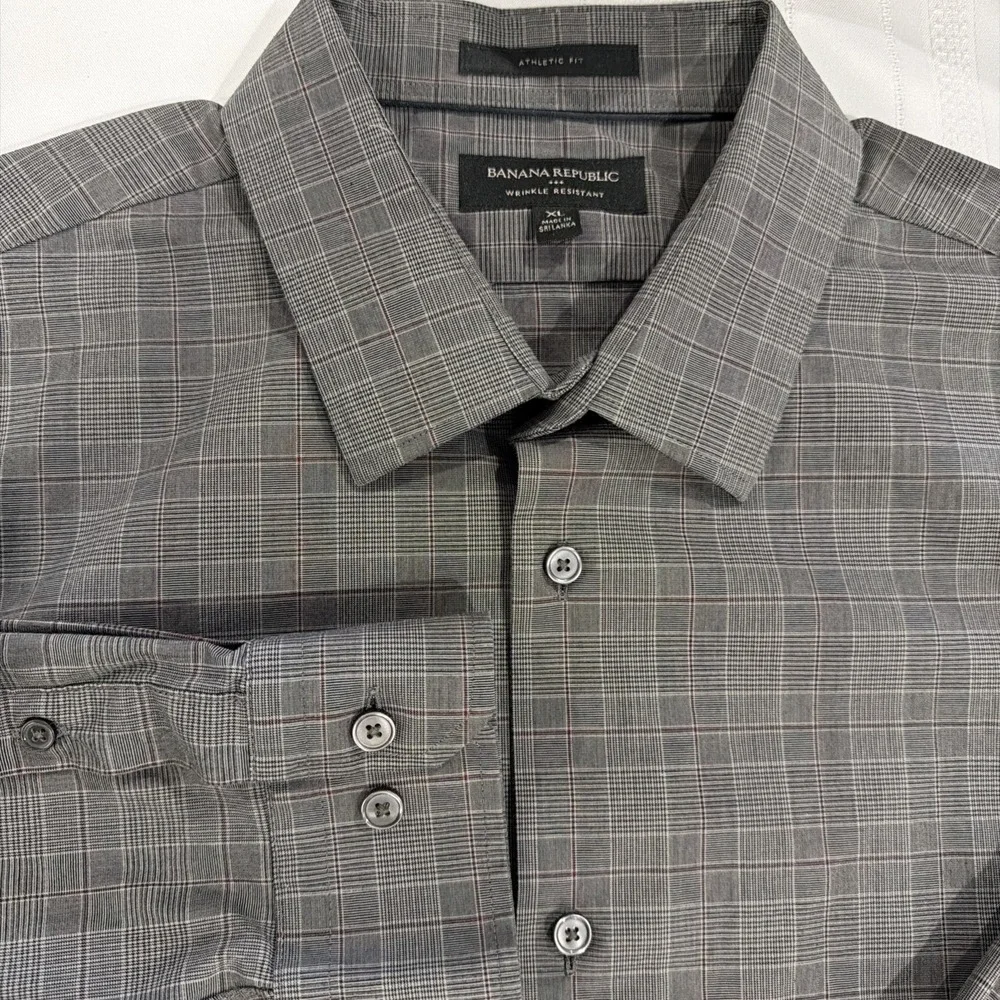 Banana Republic Men's Athletic Fit Wrinkle Resistant Size XL Button Down Shirt